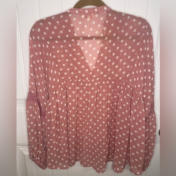 Umgee Mauve sheer polka dot peplum blouse with bell sleeve and lace deta… - Picture 6 of 7